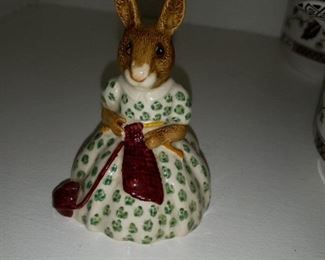 "Busy Needles" - Perfect for those who love knitting!