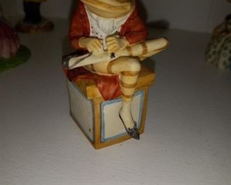 Border Fine Arts Figurine " Beatrix Potter" from Petter Rabbit Series