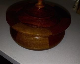 Wooden bowl w/ lid