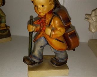 This is a Hummel Goebel 6” Goebel Boy With Cello figurine # 89/1 - RARE! ;) 