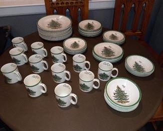 Dinner plates, cereal bowls, dessert plates, salad plates and mugs!