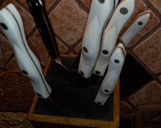 Kapoosh Bamboo Knife Block in Bamboo