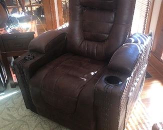 flight got delayed! I'm BACK for now! Thanos' pudgy brother