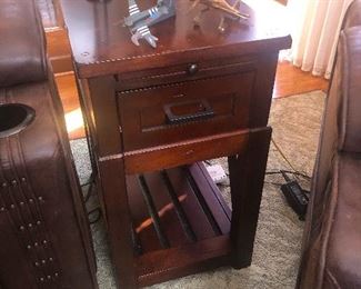 end table of amazement (I'm easily amazed)