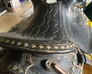 See that? I'm sure that means this saddle is VALUABLE