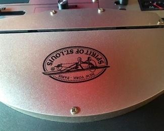 whaaat does that say, Cher?