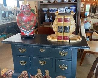 Beautiful black chest!!