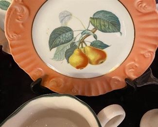 Beautiful set of Mottahedeh decorative plates