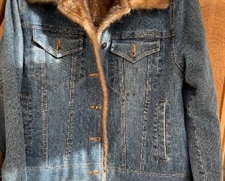 Jacket w Faux Fur Lining