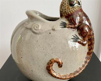 $50-Decorative ceramic vase with lizard figure; 8" H x 8" L x 3" width