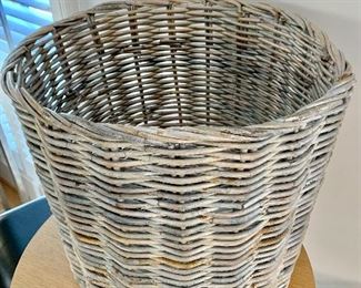 Detail, basket interior