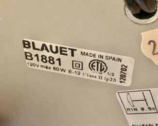 Detail, manufacturer label
