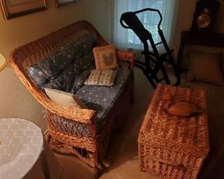 vintage Rattan furniture - 2-chairs and love seat