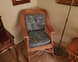 vintage Rattan furniture - 2-chairs and love seat