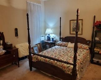 vintage queen-size poster bed