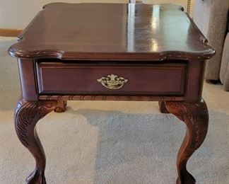 End Table 24 x 27 x 21