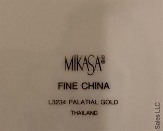99-piece Mikasa Palatial Gold pattern
