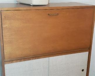 Item also listed live on ebay
https://www.ebay.com/itm/115079012404?hash=item1acb3e6034:g:ybMAAOSwuHJhg3Yr
