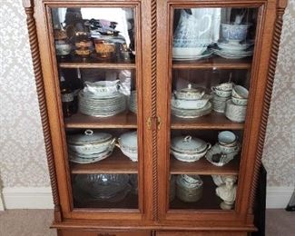 Beautiful American Book Case Barley Twist- In Mint Condition