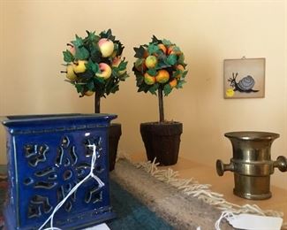 Nice decor throughout house.