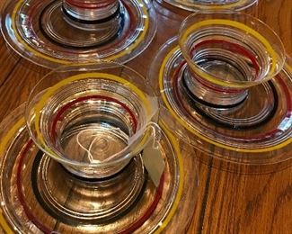 Love this vintage ribbon snack set.