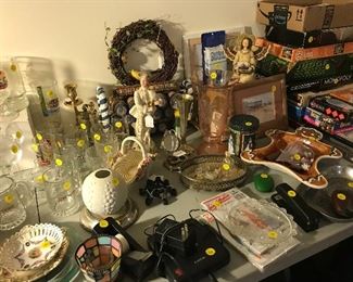 Lots of decor of all kinds and hidden treasurers.