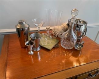 Bar tools, decanters, ice buckets, shaker