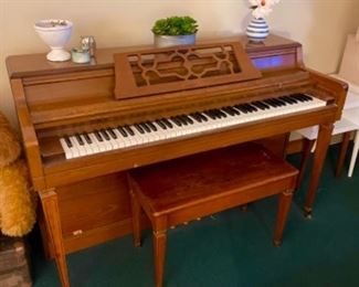 FREE Wurlitzer upright piano (good condition, needs tuning)