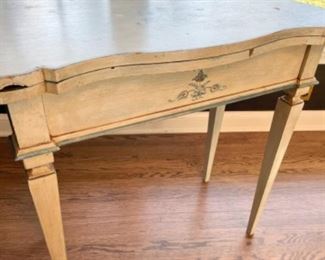 Small French antique table with expandable top 