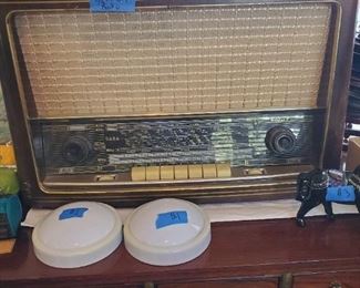 Very cool world radio if im not mistaken....works!