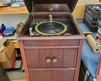 Columbia Grafanola...more rare than a victrola and works
