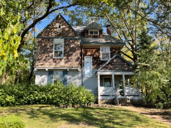 Details on the sale of this home at the estate sale. Wow