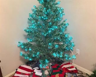 Blue Christmas tree, stockings