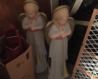 Yard art angels, baby gate