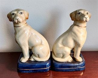 Dog bookends