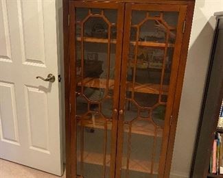 Display cabinet 