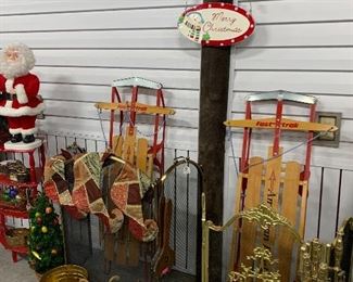 2 sleds, fireplace accessories, brass pieces, motion Santa