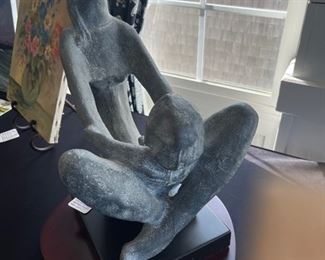 Sculpture, mother and daughter