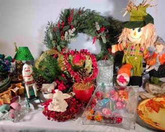 Assorted Holiday Decor