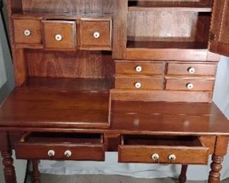 Maple Plantation Style Desk