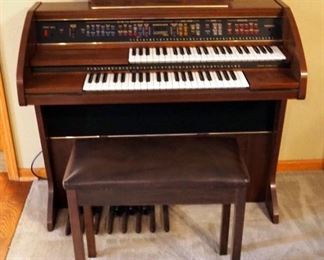 1999 Lowery Pageant Organ, 38" x 42" x 19", Includes Music Bench, Powers On