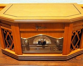 Emerson Heritage Stereo System With AM/FM Tuner, Turn Table, Cassette Player, And CD Player