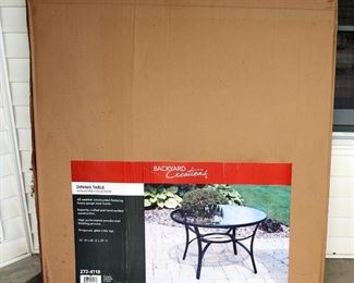 Back Yard Creations Glass Top Dinning Table, 28" x 46" Round, New In Box