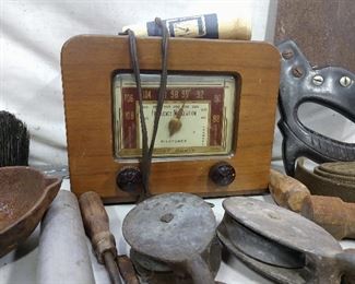 Antique Radio & antique pulleys 