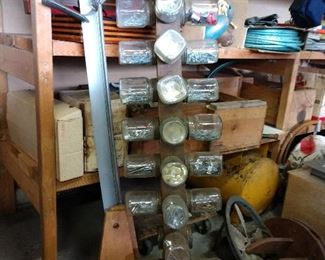 Horizontal, nuts/bolts organizer 