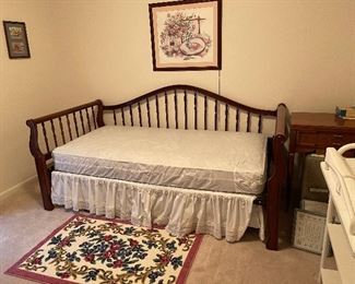 daybed with trundle