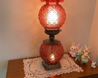 GWTW Fenton cranberry parlor lamp. Lights both top and bottom.