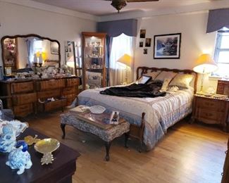 Great Vintage Bedroom Furniture and Dresser set bed bench