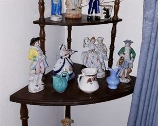 corner shelf figurines