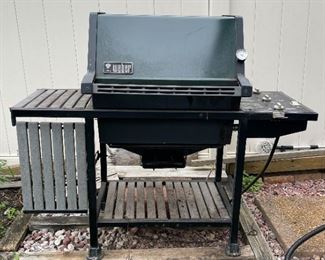 Weber Grill, Gas Hook Up (Photo 1 of 3)